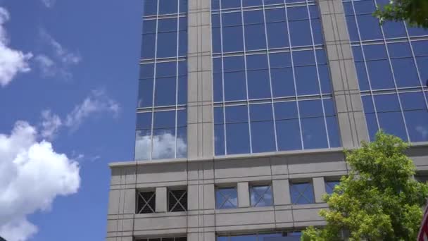 Raleigh North Carolina Usa 2022 Straßenansicht Von Gebäuden Der Innenstadt — Stockvideo