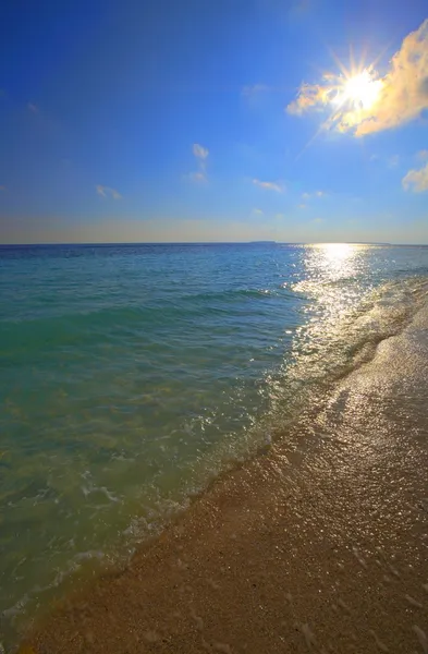 Meer an einem sonnigen Tag — Stockfoto