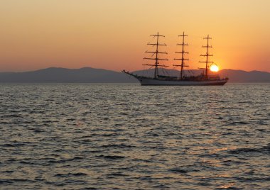 sunset bulvarında gemi