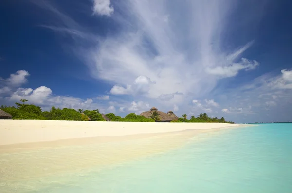 Tropisk strand i Indiska oceanen, — Stockfoto