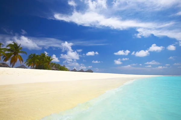 Praia tropical no Oceano Índico — Fotografia de Stock