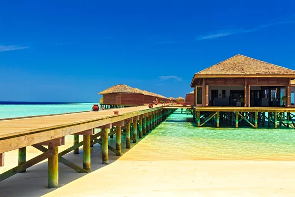 Tropiska vatten bungalows, Maldiverna — Stockfoto