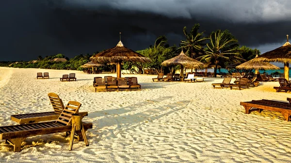 Fırtınadan önce plaj