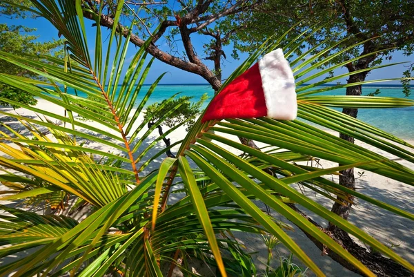 Sata hat is on a beach — Stock Photo, Image