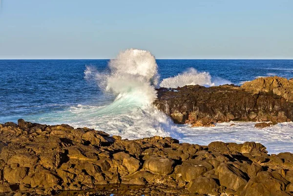 Wellen Rollen Auf Einem Felsen Mauritius Das Indische Osean — Stockfoto