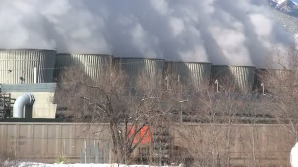 Cheminées de fumée des centrales électriques — Video