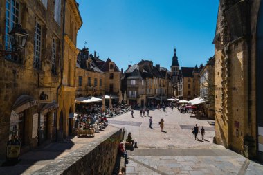 Sarlat-la-Caneda, Fransa 'nın güneybatısında Dordogne eyaletinde yer alan bir komündür. Yüksek kalite fotoğraf