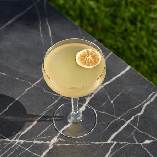 Drinks Yellow Lemon Cocktail Ice Dark Background Bar Menu Copy — Stockfoto