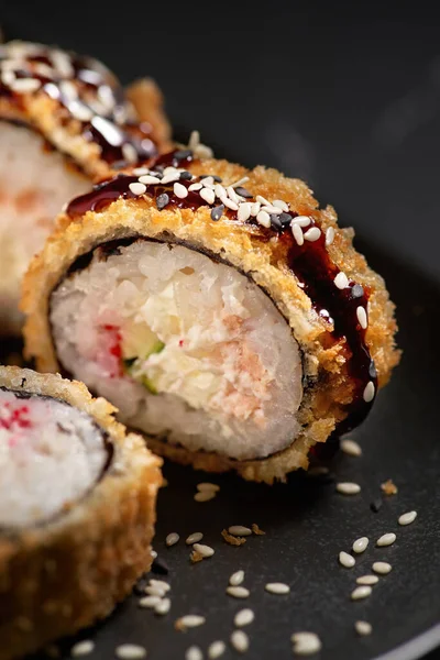 Hot Fried Sushi Rolls Maki Crab Cream Cheese Avocado Wasabi — Foto Stock