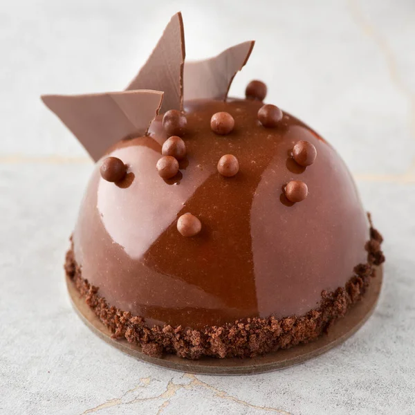 Krispig Tårta Med Delikat Chokladmousse Och Saltad Karamell Kopiera Utrymme — Stockfoto