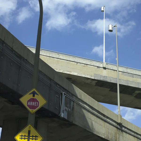 Konkreta highway viadukter — Stockfoto