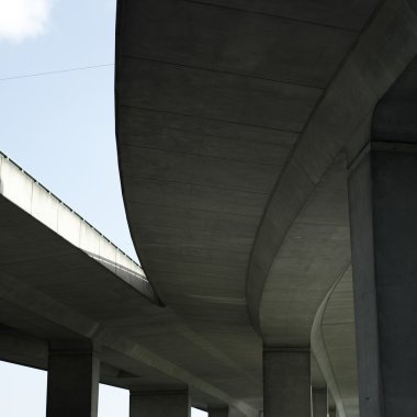 Aşağıdan pass üzerinde