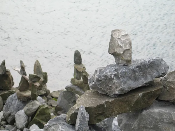 Балансировка камней — стоковое фото