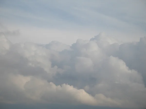 Nubes rodantes — Foto de Stock