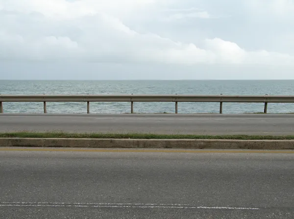 Highway vid havet — Stockfoto