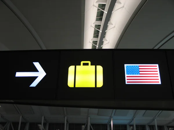 Reisegepäck und US-Zeichen — Stockfoto