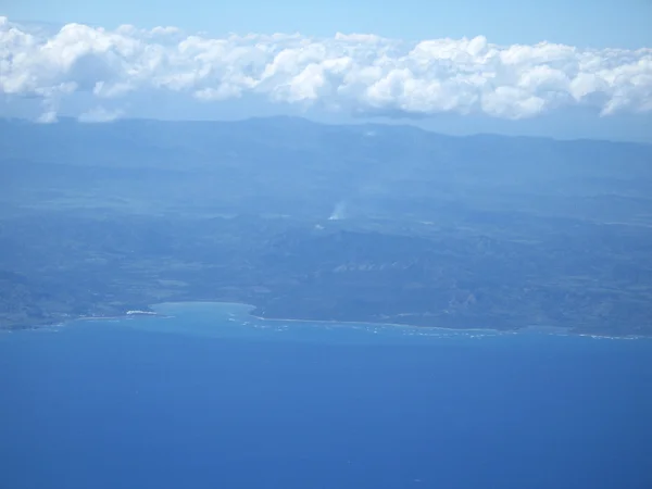 Vue sur l'océan et la terre — Photo