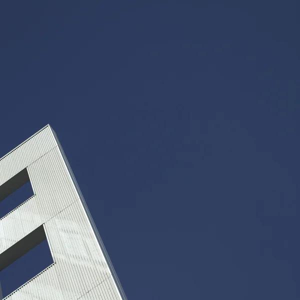 Bâtiment moderne en argent — Photo