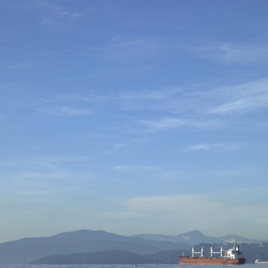 tanker okyanusun üzerinde