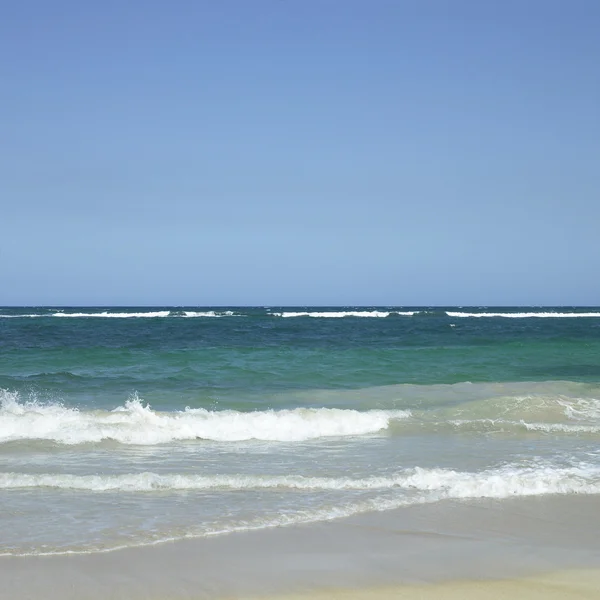 Tropische oceaan golven — Stockfoto