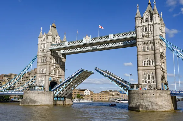 Londen Engeland Augustus 2021 Tower Bridge Voor Het Passeren Van — Stockfoto