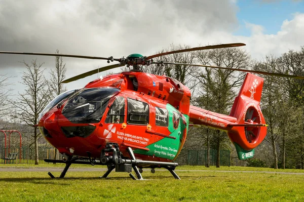 Pontypridd Wales Mai 2018 Airbus Hubschrauber Der Wales Air Ambulance — Stockfoto