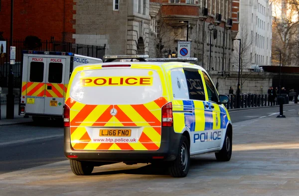 Londres Inglaterra Febrero 2018 Furgoneta Policía Transporte Británica Estacionada Una — Foto de Stock