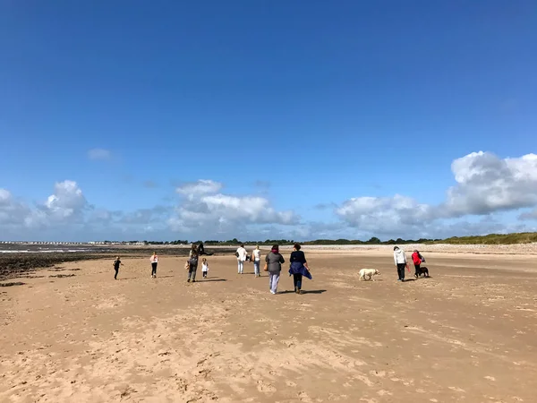 Porthcawl Wales August 2017 사람들 바닷길을 근처의 — 스톡 사진