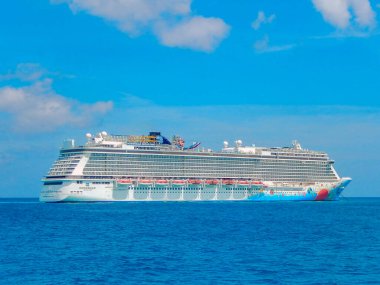 Bahamalar, Karayipler - Nisan 2017: Bahamalar açıklarında Norveç 'ten ayrılan yolcu gemisi