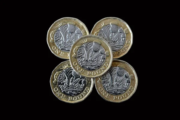 Ein Pfund Münzen Isoliert Vor Einem Schlichten Schwarzen Hintergrund Kein — Stockfoto