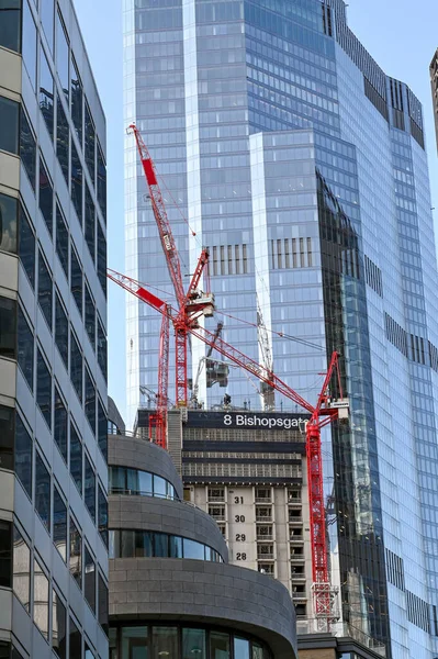 Londen Engeland Augustus 2021 Torenkranen Werken Aan Een Nieuw Gebouw — Stockfoto