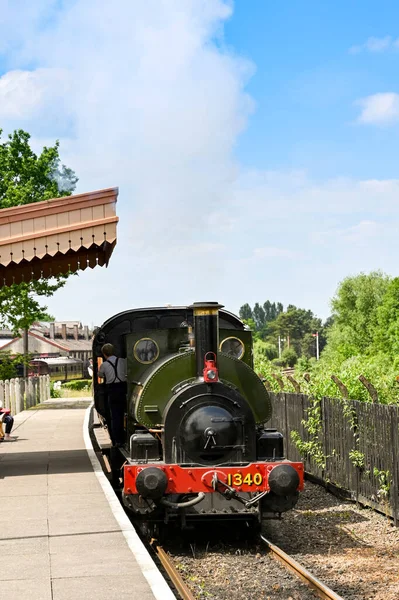 Didcot Inglaterra Junho 2021 Pequena Locomotiva Vapor Vintage Que Chega — Fotografia de Stock