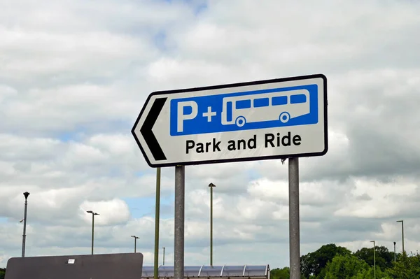 Schild Für Park Ride Anlage Bahnhofsnähe — Stockfoto