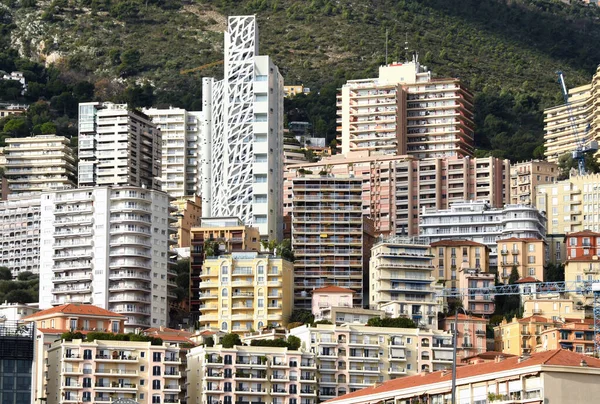 摩纳哥 2018年1月 摩纳哥港口上方人口稠密地区 有公寓楼和塔楼 — 图库照片