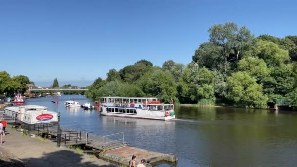 Chester England Juli 2021 Touristisches Flussausflugsboot Auf Dem Fluss Dee — Stockvideo