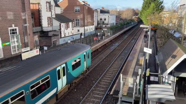 Local Commuter Train Arriving Cathays Park Railway Station City Centre — Stock Video