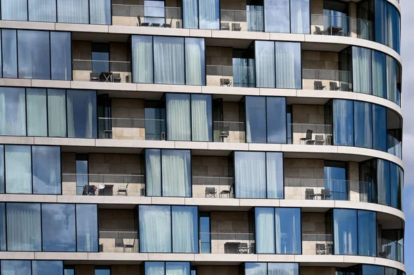 London England June 2021 Rows Balconies Apartment Block Overlooking River — стоковое фото