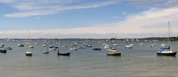 Poole Ngiltere Haziran 2021 Poole Limanı Demir Atmış Küçük Tekneler — Stok fotoğraf
