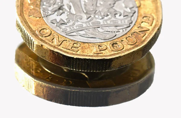 Großaufnahme Einer Ein Pfund Münze Isoliert Auf Einem Schlichten Weißen — Stockfoto
