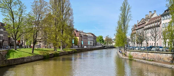 Strasbourg France April 2022 River Ill Which Runs Centre City — стоковое фото