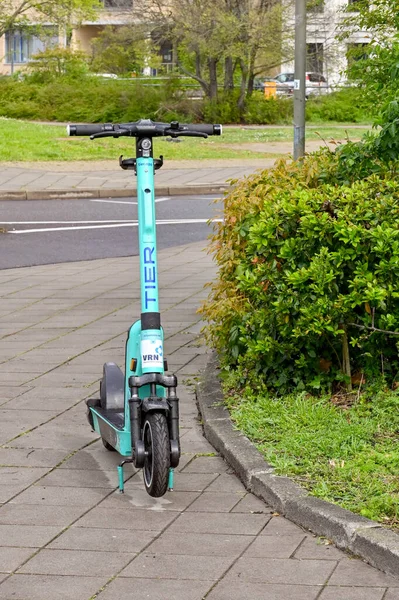 Mannheim Germany April 2022 Electric Scooter Left Pavement Street City — Stock Photo, Image