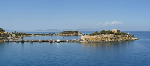 Кушадасы Турция Июнь 2022 Панорамный Вид Византийский Замок Острове Пиджен — стоковое фото