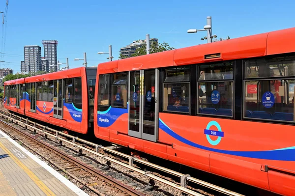 London England June 2022 Train Stopped Royal Victoria Station Docklands — ストック写真