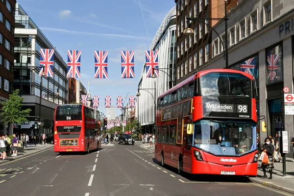 London England June 2022 Red London Bus Stopped Oick Passengers — ストック写真