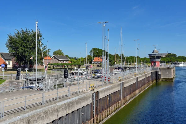 Veere Netherlands August 2022 Boats Yachts Canal Lock Town — ストック写真