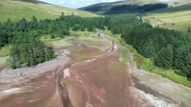 Vista Aérea Volando Sobre Embalse Con Niveles Agua Muy Bajos — Vídeos de Stock