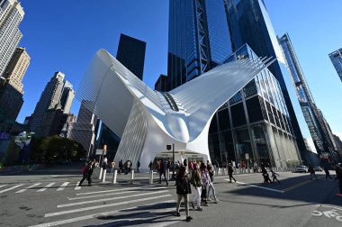 Santiago Calatrava 'nın New York' taki Dünya Ticaret Merkezi 'ndeki Oculus İstasyonu.