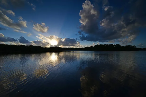 Барвистий Захід Сонця Відбитий Спокійній Воді Понда Пауротіса Національному Парку — стокове фото