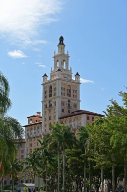 Coral Gables, Florida - 14 Mayıs 2022 - Güneşli Mayıs sabahı Biltmore Oteli.
