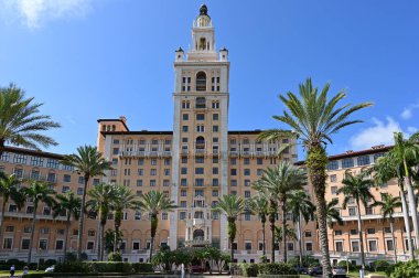 Coral Gables, Florida - 14 Mayıs 2022 - Güneşli Mayıs sabahı Biltmore Oteli.